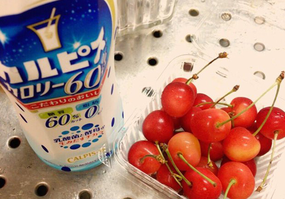 這就是真正的初戀滋味！可爾必思×櫻桃日本女孩間大、人、氣 櫻桃、可爾必思、醃漬、冰漬、初戀