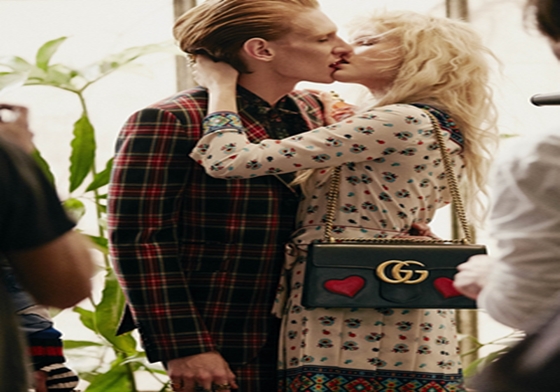 [新聞稿]GUCCI浪漫早春系列設計 文藝復興的執迷於愛哲學  GUCCI、七夕情人節、執迷於愛、為愛盲目、服裝、配件、圖騰、文藝復興、愛情、心動、情人節