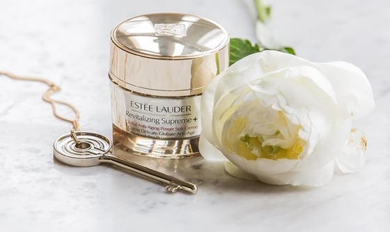 [新聞稿]侯佩岑分享零死角年輕感的青春機密 雅詩蘭黛年輕肌密無敵霜  侯佩岑、雅詩蘭黛、ESTEE LAUDER、無敵霜、保養、青春、年輕、零死角、、、