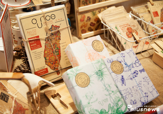 妞專訪：探索世界各國餐桌角落！玩食插畫家帶你造訪秘密食尚景點 OUNCE studio、插畫家、肖年頭家夢想市集、肖年頭家、米其林