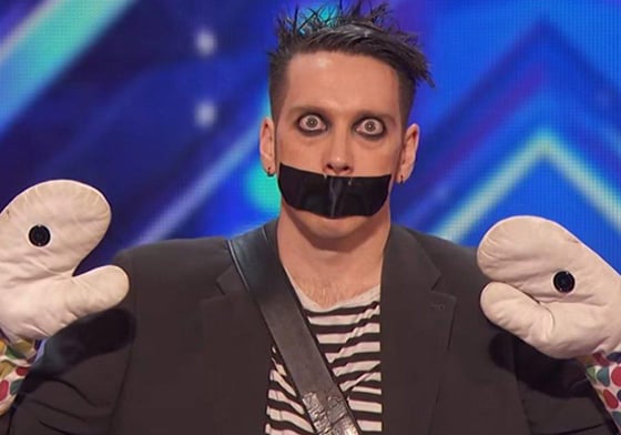 一句話都沒說卻獲得全場的掌聲！為您揭曉Tape Face的真面目 美國達人、Tape Face、卓別林、Howie Mandel、搞笑