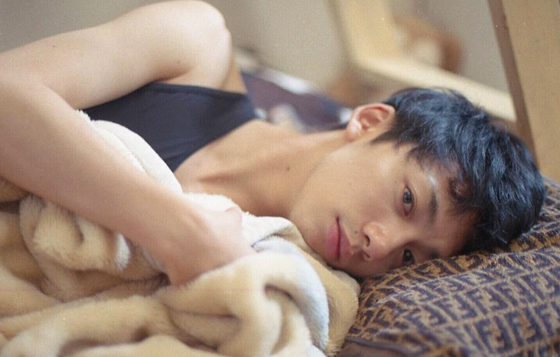 人們最沒有防備的一刻是.....？讓人好想打包帶回家的「睡醒男子」攝影特輯 花盛友里、睡醒男子、寝起き男子、攝影、起床