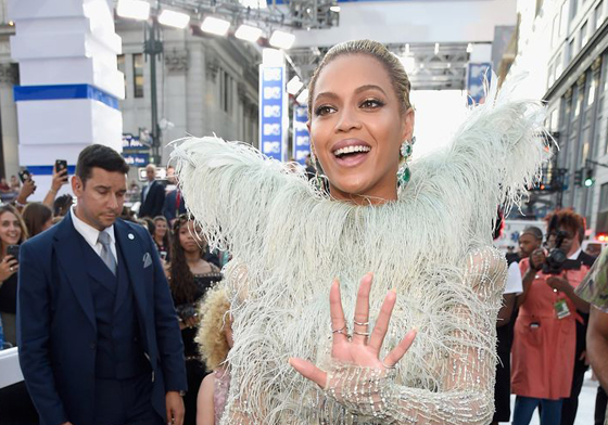 妞快報：碧昂絲榮登2016年MTV音樂錄影帶大獎最大贏家！ 妞快報、碧昂絲、Beyonce、蕾哈娜、Rihanna