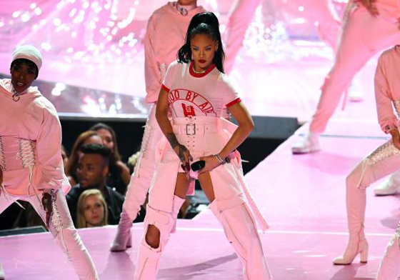 艾黛兒〈Hello〉入圍8項全槓龜！2016年MTV音樂錄影帶得獎名單出爐啦！ 2016年MTV音樂錄影帶、mtv vma 2016、蕾哈娜、碧昂絲、德瑞克