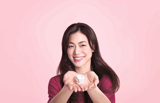 [新聞稿]輕輕壓就能擠出一朵玫瑰！享受每一次的洗顏時刻 Kanebo、EVITA、艾薇塔、保養、洗顏、新品