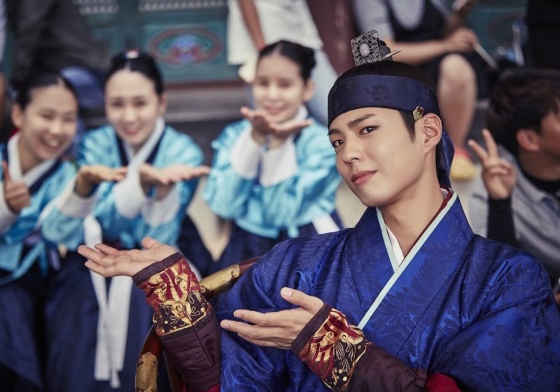 「我們都是你們的人斯咪搭\^0^/」寶劍和準基穿越古今的霸道撩妹術 韓劇、世子、皇子、步步驚心：麗、雲畫的月光