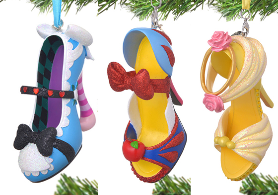 把「愛麗絲鞋」掛上耶誕樹？迪士尼推公主鞋款吊飾讓粉絲秒買單 迪士尼、艾莉絲、官方、Alice、Alice in Wonderland