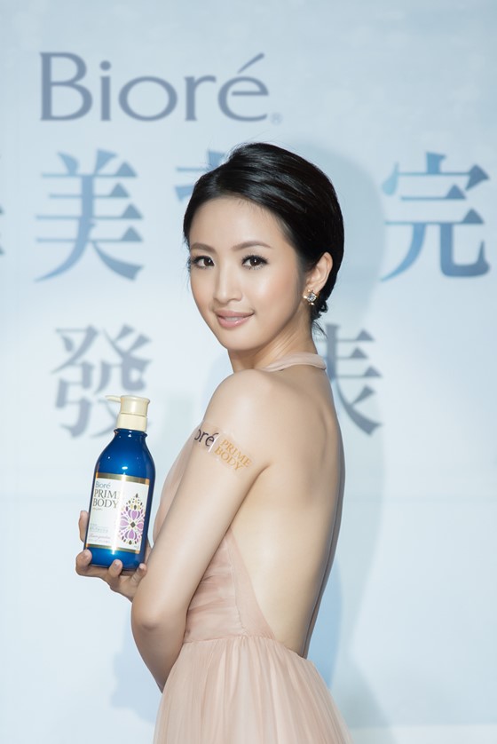 [新聞稿]林依晨「零負評美肌」驚豔亮相！讓你洗出女神級的質感美肌  biore、極致精華油沐浴乳、林依晨、零負評美肌、盛綻花宴、清新綠蹤