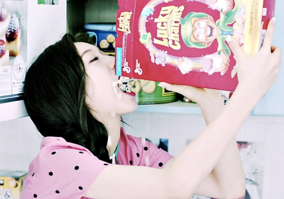 沒有天天在單身啪啪啪的啦！單身女孩把節日當末日過4式 單身女孩真心話、情人節、聖誕節、單身、失戀