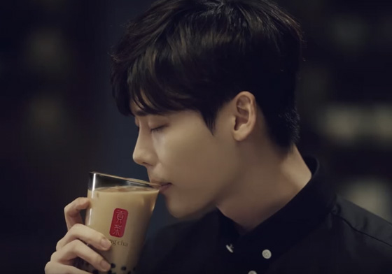 還能比此刻更想喝手搖嗎？李鍾碩代言「貢茶」廣告一看就上癮 李鐘碩、貢茶、手搖、韓國、珍珠粉絲見面會、davichi