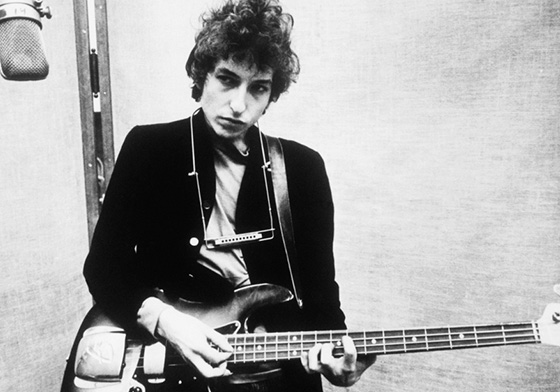 史上頭一遭因寫歌詞而獲得諾貝爾文學獎！巴布狄倫用詩意完美表達創作 諾貝爾文學獎、巴布狄倫、 BobDylan、搖滾民謠詩人、詩意歌詞