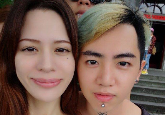 妞快報：謝和弦揪妻拍MV  扣嫂回眸一笑好銷魂    妞快報、謝和弦、阿扣、扣嫂、回眸一笑、MV、謝謝你愛我、要你知道