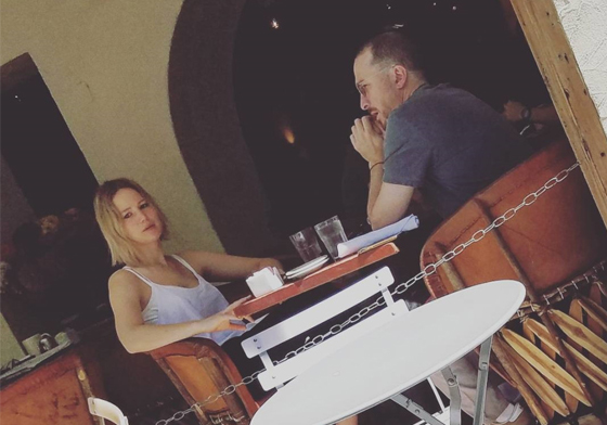 妞快報：小珍妮佛新歡曝光！低調秘戀瑞秋懷茲前男友？ 妞快報、小珍妮佛、珍妮佛勞倫斯、Jennifer Lawrance、Cold Play、克里斯馬汀、酷玩樂團、戴倫阿洛諾夫斯基、Darren Aronofsky、黑天鵝、