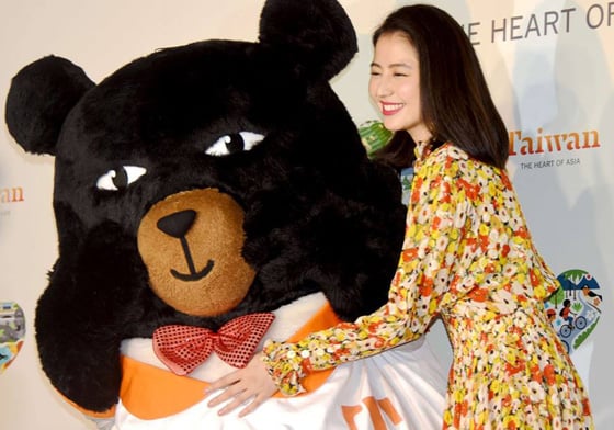 捕獲野生女神的快舉手！長澤雅美跑遍台灣還要和嵐接新戲 長澤雅美、櫻井翔、海街日記、觀光大使、流氓蛋糕店