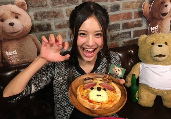 巨大熊麻吉坐檯接客了？「Ted Cafe and Bar」從午到晚陪你開喝 愛玩妞、東京、熊麻吉、Ted Cafe and Bar、主題餐廳、咖啡廳、喝酒、開喝、餐點、周邊