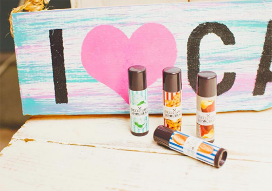 焦糖爆米花口味真是甜滋滋啊！肚子餓時千萬不要擦的6款超美味護唇膏 護唇膏、 Pure Smile、保濕滋潤、食物口味、秋冬美食