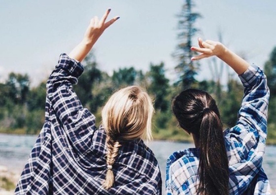 對看就知道在想什麼！好朋友之間這5個有夠可怕的默契啊 好朋友、友情、姊妹、默契、約會