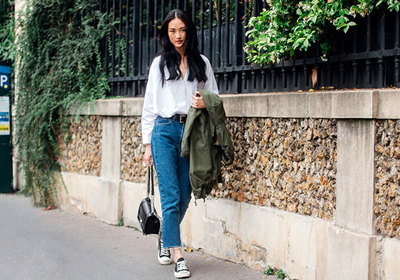 Mom Jeans要這樣穿才不會俗！3招教你穿出最夯的復古流行風 媽媽褲、Mom Jeans、復古流行、街頭、文青
