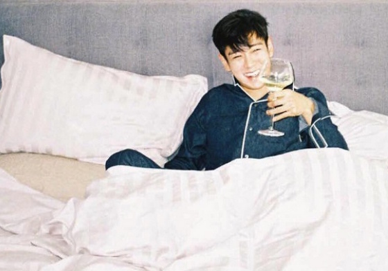 對雙手呼呼哈氣暖手！冬天男友限定的夢幻5式 女子夢幻月、愛情、戀愛、冬天、夢幻