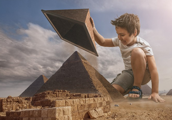 金字塔居然是小孩玩沙蓋出來的？父親與兒子的冒險攝影集 現實、抽象、幻想、父子、藝術家