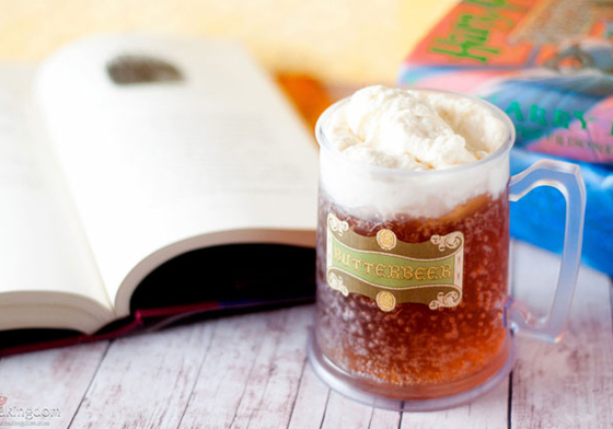 沒錢出國喝奶油啤酒嗎？2步驟就能在家喝到暖呼呼的魔法飲品 哈利波特、奶油啤酒、奶油、環球影城、哈利波特主題樂園