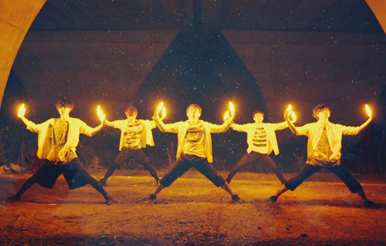 哥會的不是唱歌這種小事而已！讓人目不轉睛的超強手燈版cover ヲタ芸、御宅藝、cover、北の打ち師達、JKz