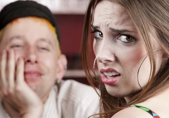 玩小遊戲千萬不要賴皮！聯誼時會碰到的5種尷尬狀況 聯誼、落單、賴皮、感情、夫妻