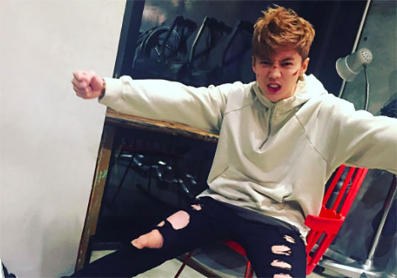 恭喜回歸音樂「鹿」！但天氣這麼冷......鹿晗你就不能換件褲子嗎？ 鹿晗、破褲、某時某刻、擇天記、回歸