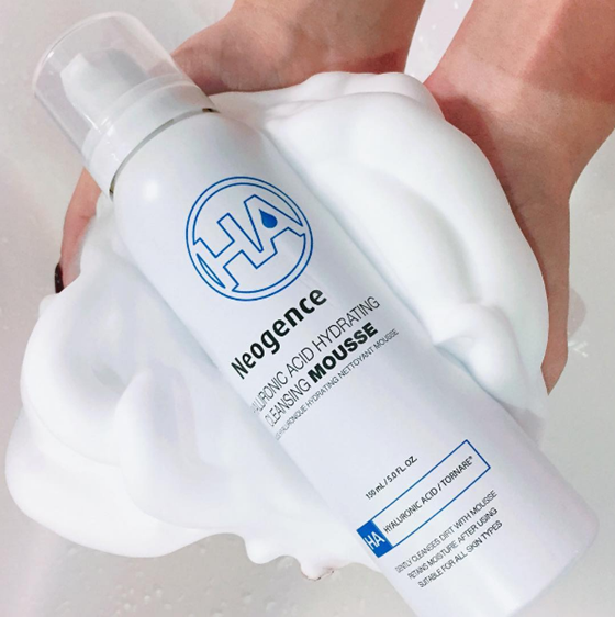 [新聞稿]「似乎沒有洗乾淨？」讓史上最綿密柔彈的洗顏慕絲來幫你！ Neogence、霓淨思、玻尿酸保濕潔顏慕絲、洗顏、慕絲、水潤、清爽、乾淨、透亮