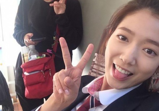 千萬別說自己還年輕沒在怕！揭露細紋就這麼悄然無息出沒的美妝Weekly 初老、秋冬保養、抗老、年輕肌、細紋、乾紋、美妝Weekly、保濕、CLARINS、FANCL、 Bio-essence、su:m37°