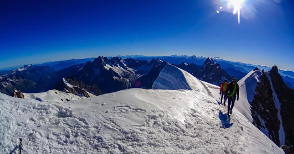 妞書僮：只有女子和小孩的登山隊伍～《我願成為山的侍者》新書轉載3-3 妞書僮、我願成為山的侍者、山、爬山、登山、百岳、山頂、讀讀書