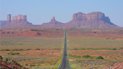 超眼熟電影場景：西部片必備的石山 科羅拉多高原紀念碑谷Monument Valley 西部片、石山、方山、山、草原