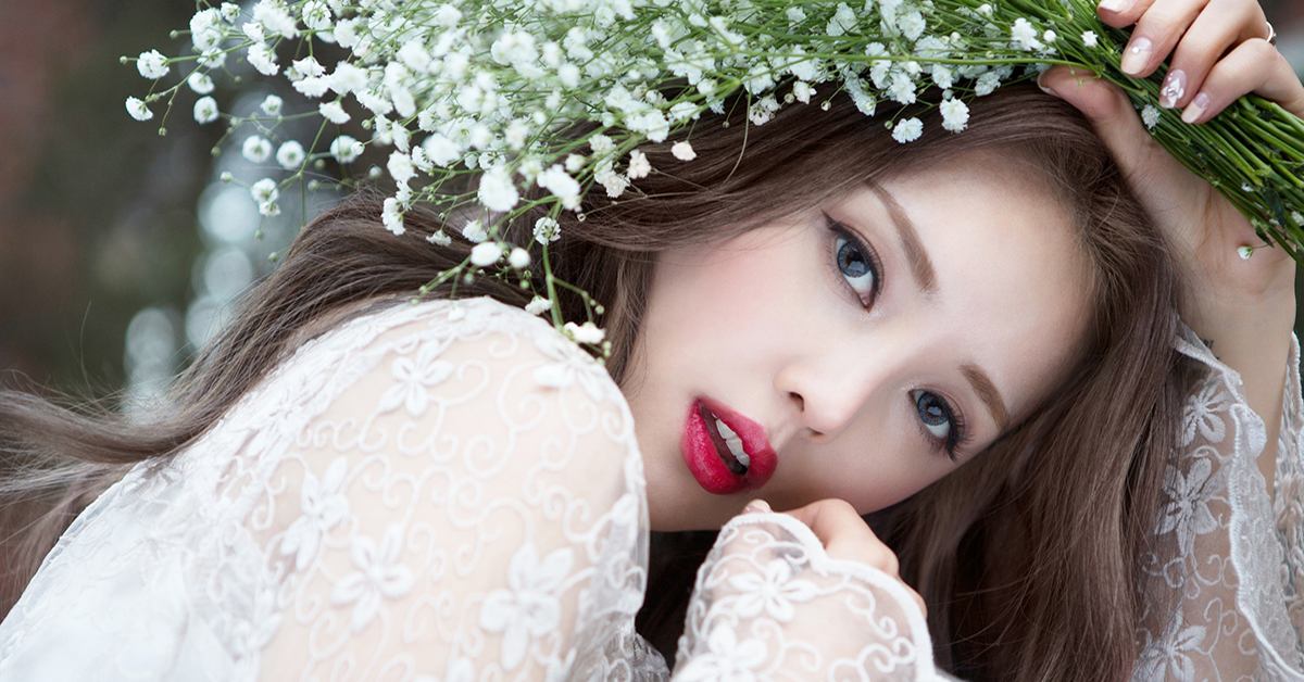 美妝Weekly：霧中帶光的超自然美肌才厲害！2017進化版春夏粉底 春夏底妝、底妝趨勢、自然美肌、輕裸霧光、修飾毛孔