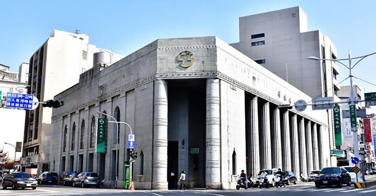 【台南】府城風華老屋「原日本勸業銀行台灣支店」 愛玩妞在台南、台南旅遊、府城漫遊、老屋、老建築