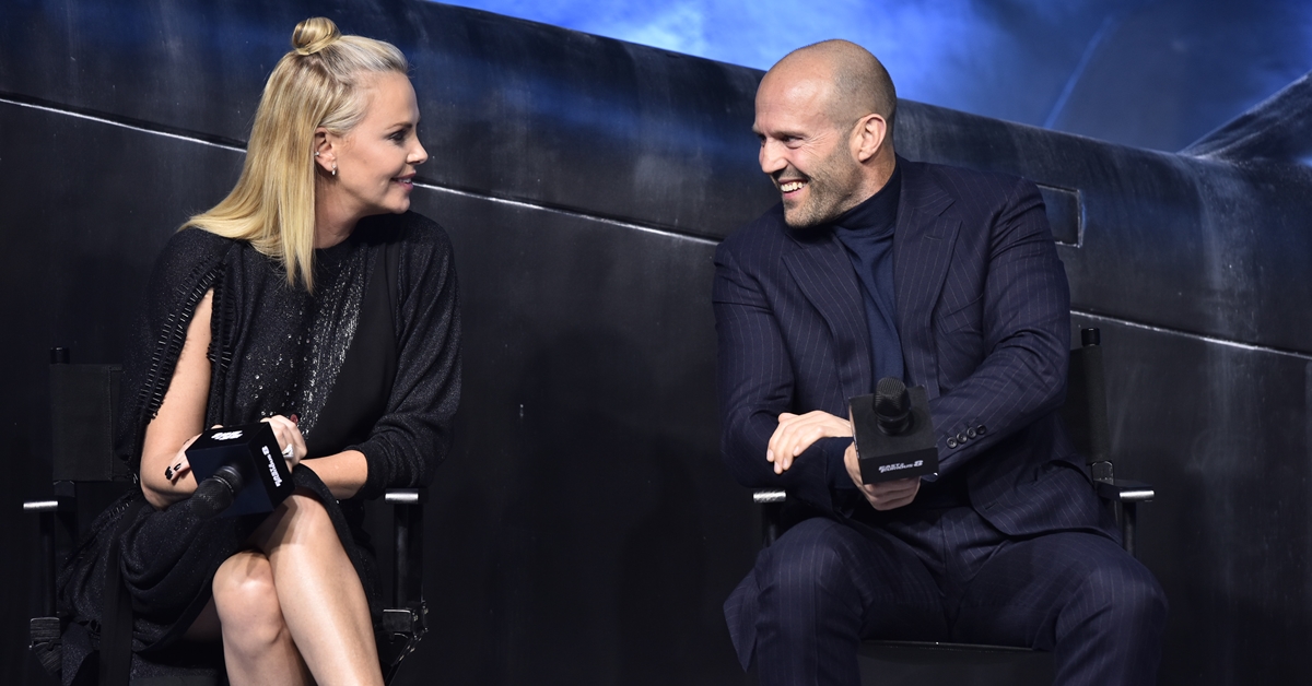 《玩命關頭8》前任、現任反派北京聚首！傑森史塔森：「嘴砲世界冠軍94我」 玩命關頭、玩命關頭8、莎莉賽隆、唐老大、黑化