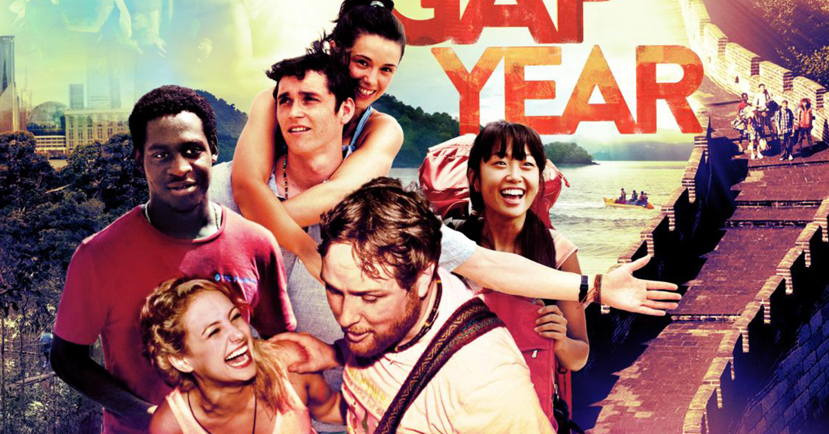 終於有英國影集可追啦！喜劇英劇《Gap Year》的5大看點是... 英劇、Gap Year、喜劇、影集、自助旅行、英國腔、我呸、Alice Lee、Anders Hayward