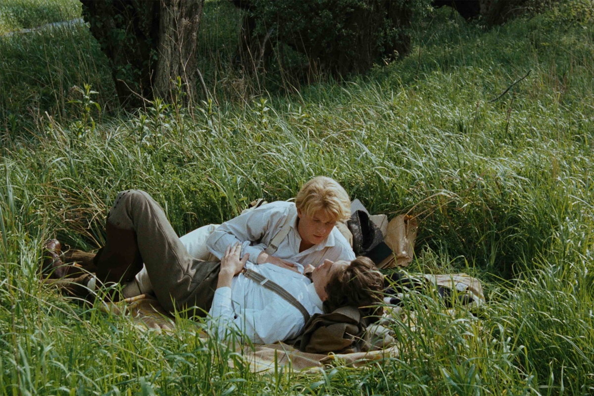 [新聞稿]男男接吻被弟弟撞見？！描繪同志情慾電影被盛讚「超越小說的傑作」 墨利斯的情人、同志、同志愛情、休葛蘭、詹姆斯威比、英國、威尼斯影帝