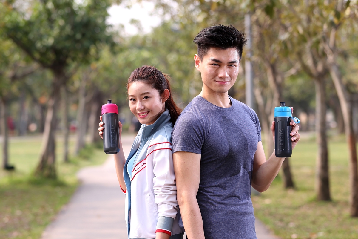 [新聞稿]輕鬆一按瞬間揮灑你的汗！這款運動濾水瓶絢麗繽紛引爆蒐集魂 BRITA fill & go Active、運動濾水瓶、Micro Disc濾心片、運動、補水