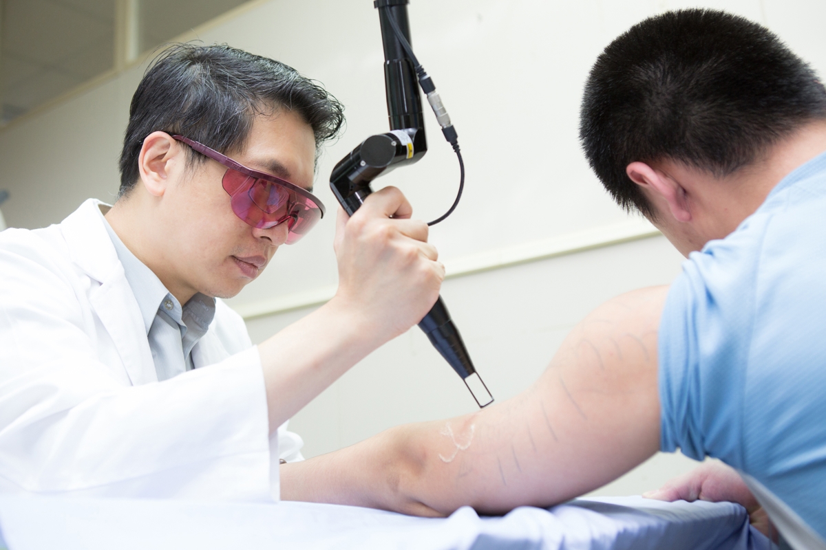 [新聞稿]除刺青去偏見！「誠正中學」義診去標籤學習專業重返職場 刺青、除刺青、矯正、誠正中學、義診活動、聖宜診所