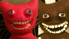 可愛布偶+人類牙齒 表情癲狂的Mrs McGettrick娃娃 布偶、牙齒、娃娃、玩偶、填充、玩具、瘋狂、恐怖、驚悚、噁心、詭異、人牙、人齒、獵奇妞、Mrs McGettrick、Mrs McGettrick's Fuggler Emporium