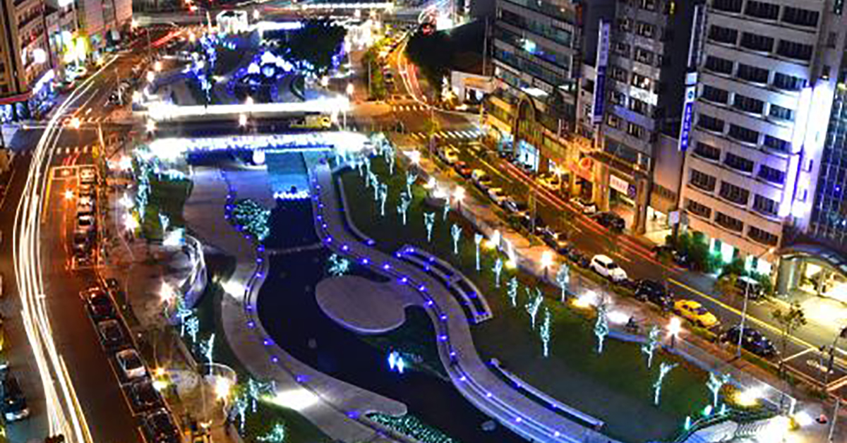 【台中】台中最浪漫的夜晚景點推薦「柳川親水河道」 愛玩妞在台中、台中、夜景、夜遊、柳川親水河道、秋紅谷、大坑情人橋