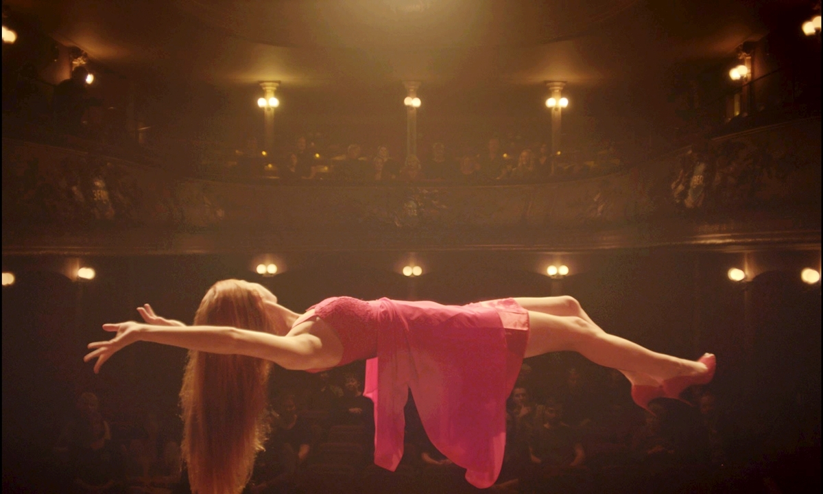 [新聞稿]布魯塞爾影展一票難求！《觸不到的愛戀》下月奇幻登台 觸不到的愛戀、布魯塞爾影展、奇幻、電影、魔術大秀