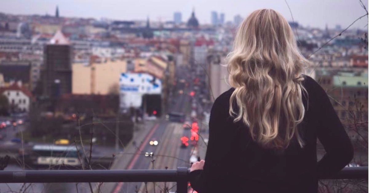 【大A＠妞新聞】一個人喝酒、一個人晚餐！敬那些學會自己療傷的女生 大A、兩性、專欄、女人、台北