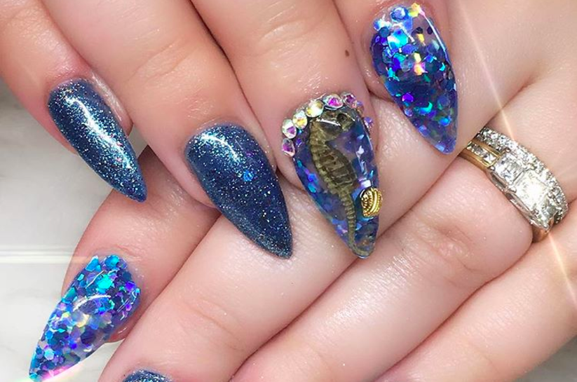 蜘蛛、蝴蝶、海馬的屍體成為指尖裝飾！怪怪「動物標本」指彩有人想試嗎？ 指彩、動物標本、Nic Casati、指彩設計、指甲油、瓢蟲、海馬、指彩裝飾