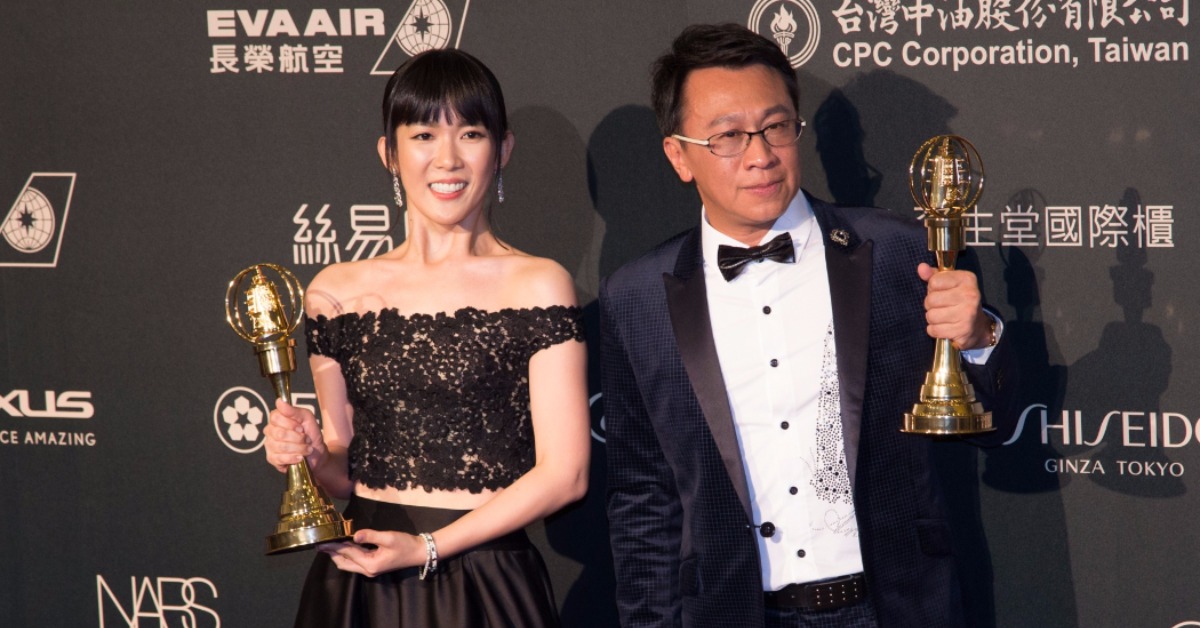 【敲一下金鐘！】謝謝老婆謝謝阿公！游安順、孫可芳拿下戲劇節目男女配角獎！ 金鐘獎、金鐘52、戲劇節目、植劇場、阿不拉的三個女人、男配角、女配角、游安順、孫可芳、敲一下金鐘