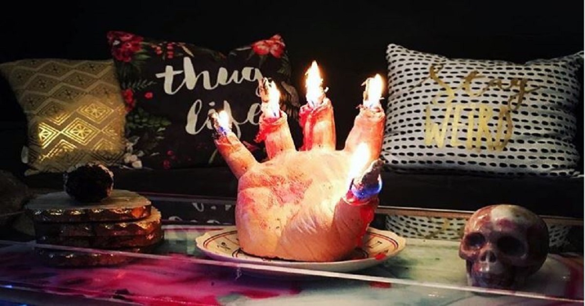 斷掌蠟燭融化露出驚悚骨頭！直逼恐怖蠟像館等級的萬聖節蠟燭 Creepy Candle、Bleeding Hand Candle、斷掌、蠟燭、Eye Candle、CARYBABY、DIY