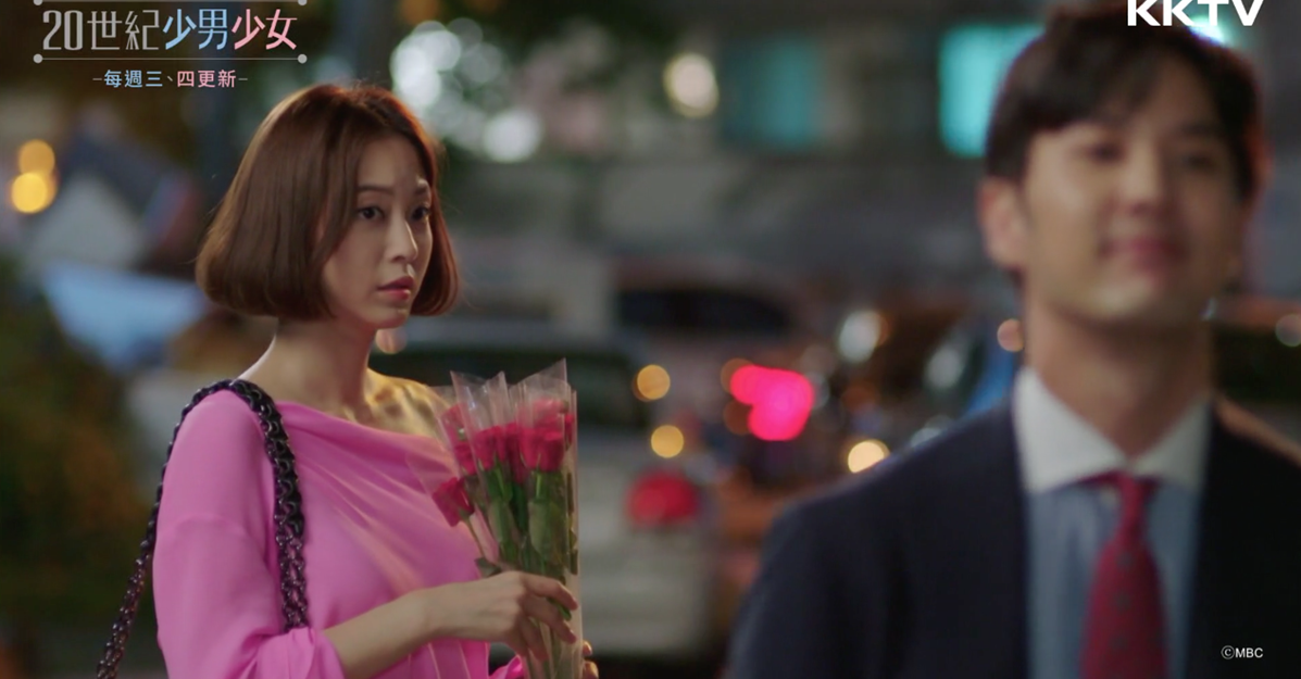 《20世紀少男少女》金知碩扮「傲嬌」送玫瑰！網友：「彷彿看到了《請回答2017》」  20世紀少男少女、金知碩、韓藝瑟、出演、我們結婚了
