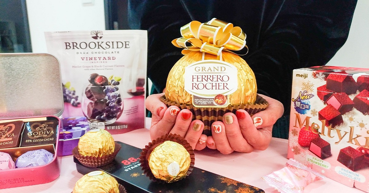 「世界巧克力大賞」開箱大評比！巨無霸金莎潮爆你的眼球 世界巧克力、巧克力大賞、開箱、評比、Starbucks、金幣巧克力、味覺糖、巧克力草莓軟糖、梅酒巧克力、CHOYA