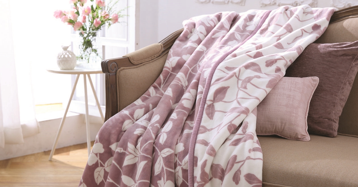 暖和的冬天這樣過！「不只選對，更要用對！」挑選羽絨被、毯子學問大 HOLA、羽絨被、毯子、生活、居家、冬季