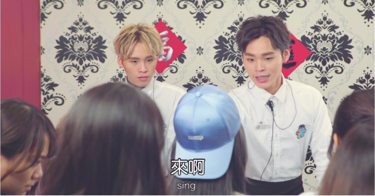 你看過「這群人的《服務業大爆走》」了嗎？2017YouTube台灣熱門影片排行榜公布啦 YouTube、排行榜、熱門影片、台灣版《你不紅》、這群人、服務業過年大暴走、琅琊榜、世大運看華視、瑪莎與熊、洗衣日、綜藝玩很大、很多人都活顛倒了、看見台灣、嘎名人尬台語、蔡阿嘎、柯文哲、健康2.0